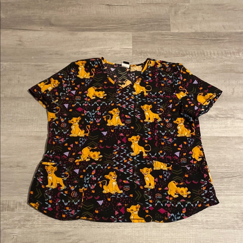 Disney Women's Scrubstar Simba V-Neck Print Scrub Top - Black